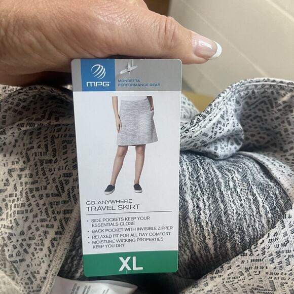 MPG Performance Gear Skirt sz Extra Large Black White Go Anywhere Travel Pockets - Picture 10 of 10